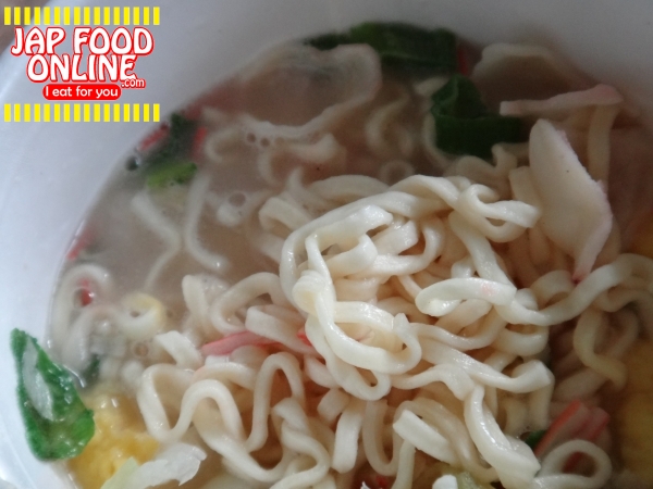 Myojo "Wagayanoteiban, Seafood noodle" is shameless basic item & garbage car design. (21)