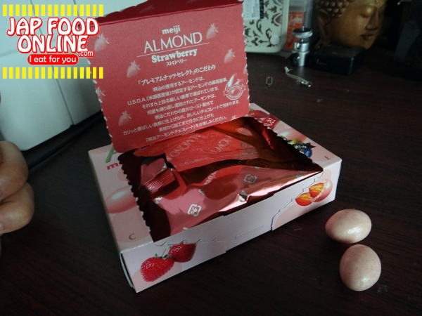 meiji ALMOND Strawberry, as if sexy lingerie package, give too much happy experience. (9)