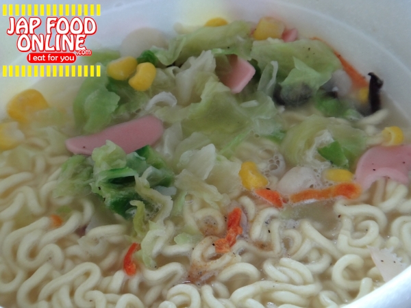 Chanpon, ramen noodle wiht full of vegitable. [Myojo Kodawari no ippin Chanpon] (3)