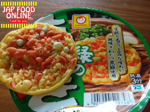 Maruchan's master piece,  Midori no Tanuki  is Soba noodle with tempura0006
